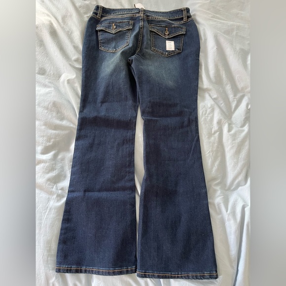 NWT: St. John’s Bay bootcut leg 12 petite jeans - Picture 5 of 12